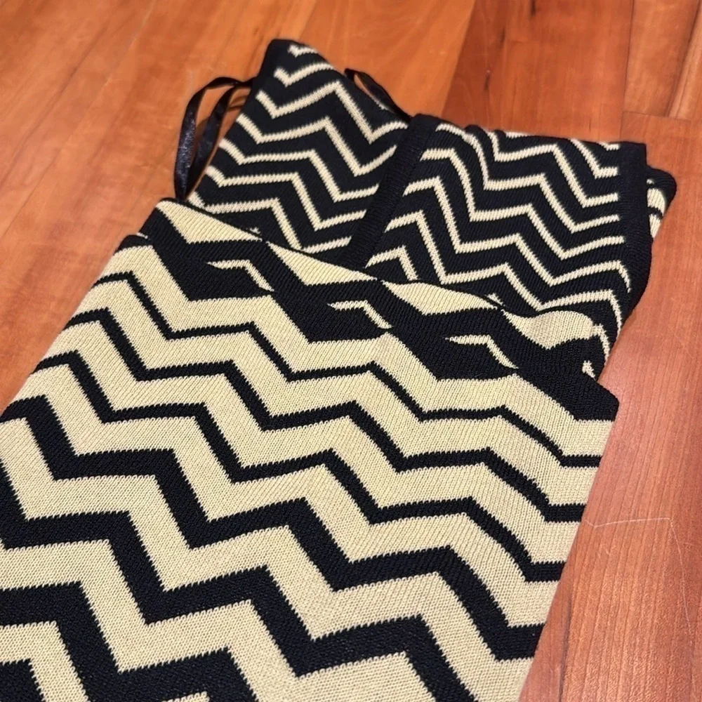 Nygard Collection sleeveless knit top geometric pattern chevron design set sz L